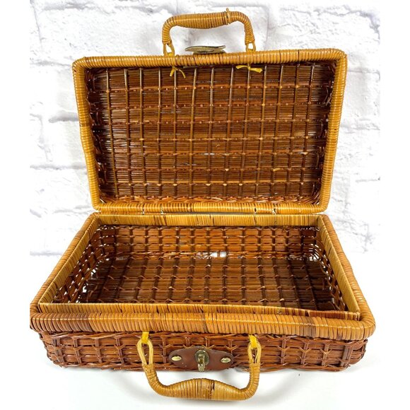 Woven Wicker Rattan Square Suitcase Handbag Picnic Basket Storage Leather VTG - Picture 9 of 16